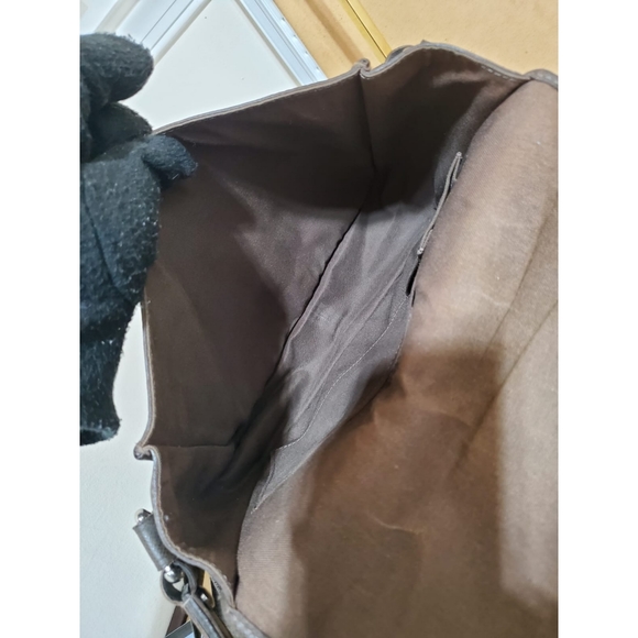 LOUIS VUITTON Grizzli Taiga Leather Andrei Messenger Bag - Picture 12 of 12